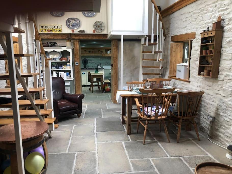 Hopesgate Cottage - รอสเครอา ภายนอก รูปภาพ